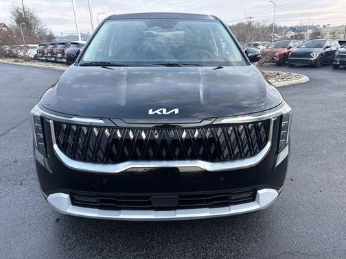 Aurora Black Pearl 2026 Kia Carnival LXS