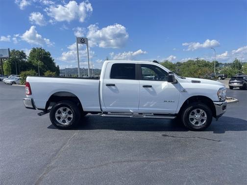 Bright White Clearcoat 2024 RAM 2500 Big Horn