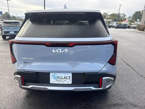 Gray 2027 Kia Seltos S