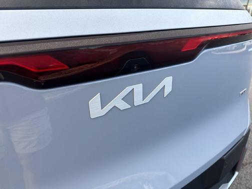 Gray 2027 Kia Seltos S