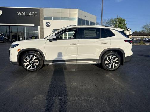 Pure White 2026 Volkswagen Tiguan 2.0T S