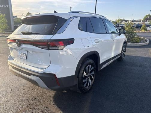 Pure White 2026 Volkswagen Tiguan 2.0T S