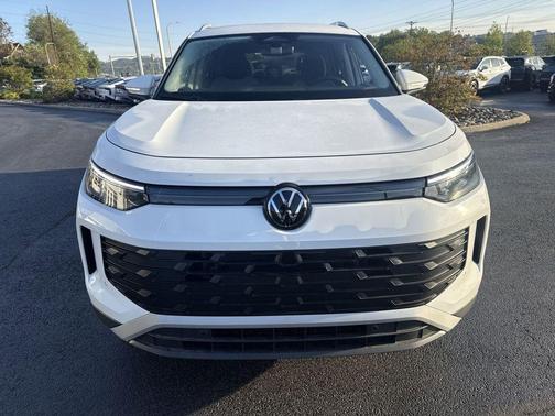 Pure White 2026 Volkswagen Tiguan 2.0T S