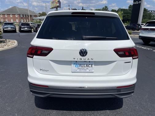 Pure White 2024 Volkswagen Tiguan 2.0T S