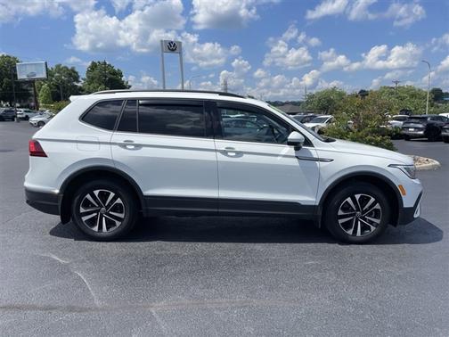 Pure White 2024 Volkswagen Tiguan 2.0T S