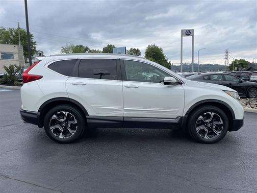 White 2017 Honda CR-V Touring