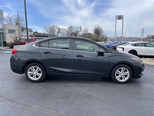 Graphite Metallic 2018 Chevrolet Cruze LT