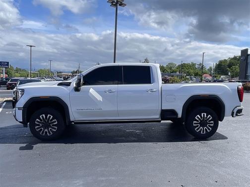White Frost Tri-Coat 2025 GMC Sierra 2500 Denali Ultimate