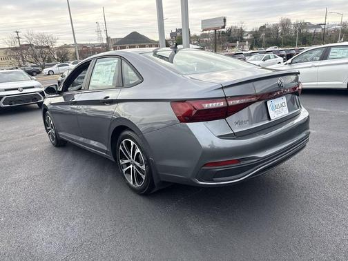 Platinum Gray Metallic 2026 Volkswagen Jetta 1.5T Sport