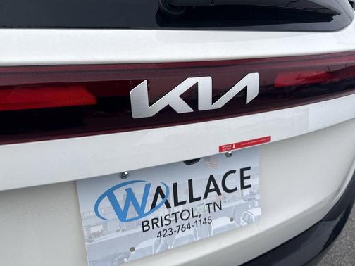 Clear White / Black Roof 2026 Kia Seltos S