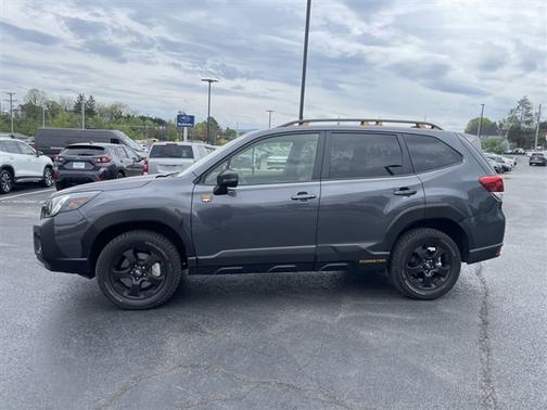 Magnetite Gray Metallic 2025 Subaru Forester Wilderness
