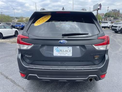 Magnetite Gray Metallic 2025 Subaru Forester Wilderness
