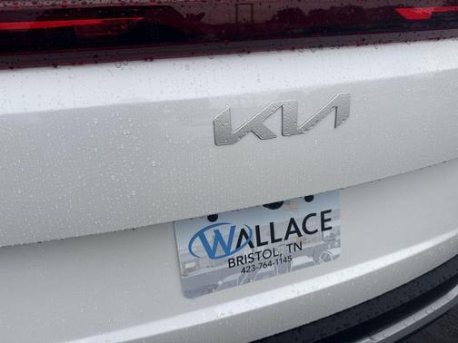 Snow White Pearl 2026 Kia Carnival Hybrid LXS