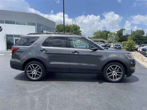 Magnetic 2019 Ford Explorer sport