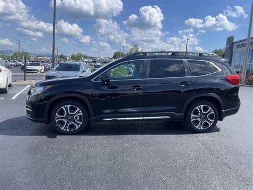 Crystal Black Silica 2022 Subaru Ascent Limited 7-Passenger