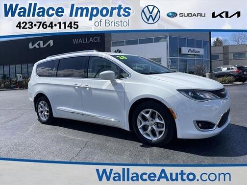 Bright White Clearcoat 2020 Chrysler Pacifica Touring-L Plus