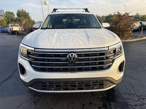 Opal White Pearl 2026 Volkswagen Atlas 2.0T SE w/Technology