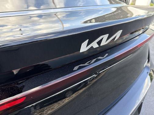 Aurora Black Pearl 2026 Kia K5 GT-Line