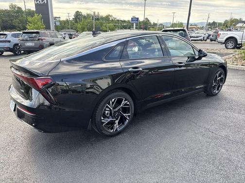 Aurora Black Pearl 2026 Kia K5 GT-Line