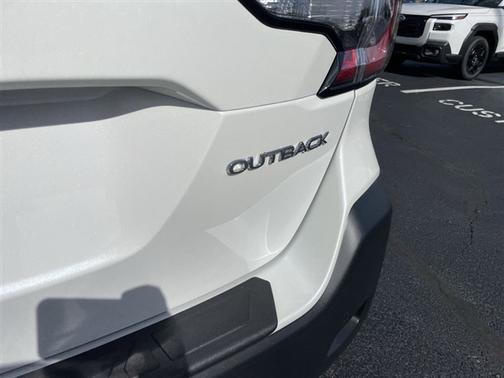 Crystal White Pearl 2025 Subaru Outback Limited