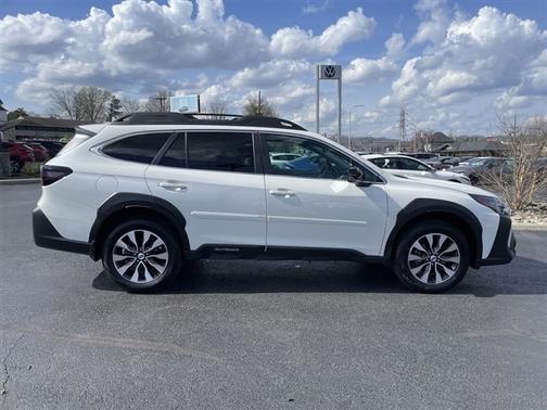 Crystal White Pearl 2025 Subaru Outback Limited