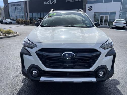 Crystal White Pearl 2025 Subaru Outback Limited