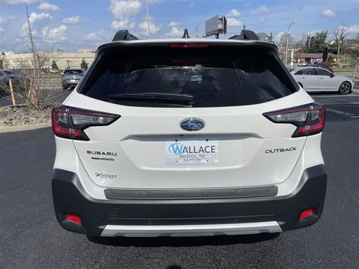 Crystal White Pearl 2025 Subaru Outback Limited
