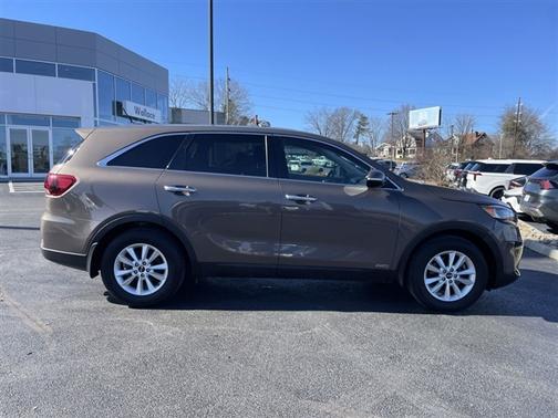 Dragon Brown 2019 Kia Sorento LX