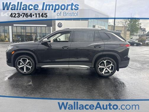 Deep Black Pearl 2026 Volkswagen Tiguan 2.0T SE