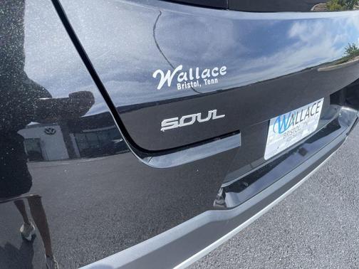 Fusion Orange 2023 Kia Soul LX