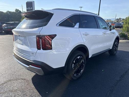 Glacial White Pearl 2026 Kia Sorento S