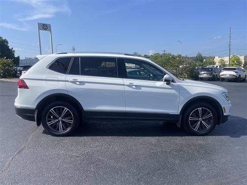 Pure White 2018 Volkswagen Tiguan 2.0T SEL