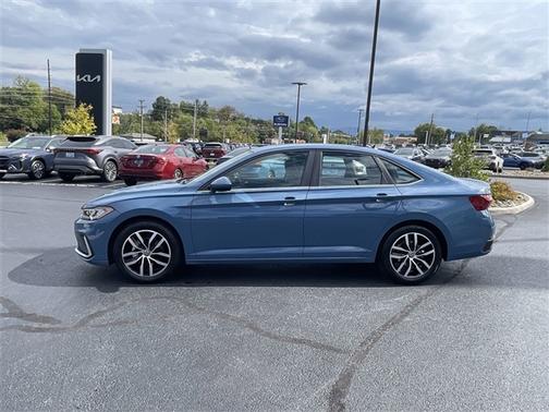 2025 Volkswagen Jetta 1.5T SE