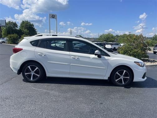Crystal White Pearl 2023 Subaru Impreza Premium