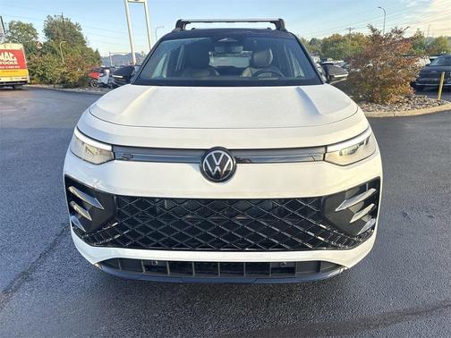 2025 Volkswagen Tiguan 2.0T SE R-Line Black