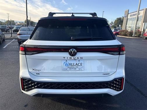 2025 Volkswagen Tiguan 2.0T SE R-Line Black