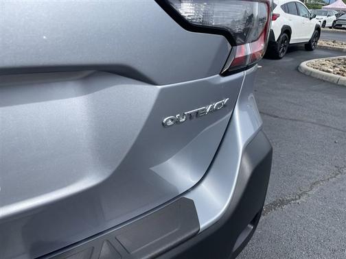 Ice Silver Metallic 2025 Subaru Outback Premium