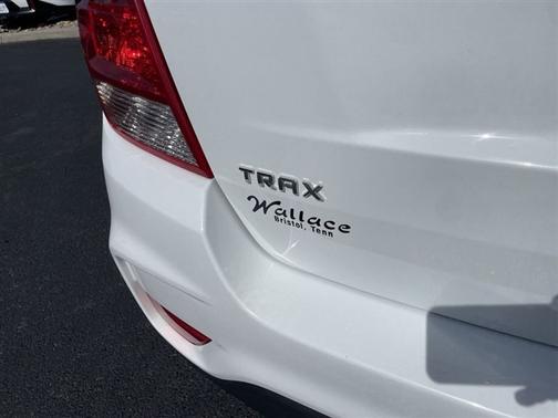 Summit White 2017 Chevrolet Trax LS