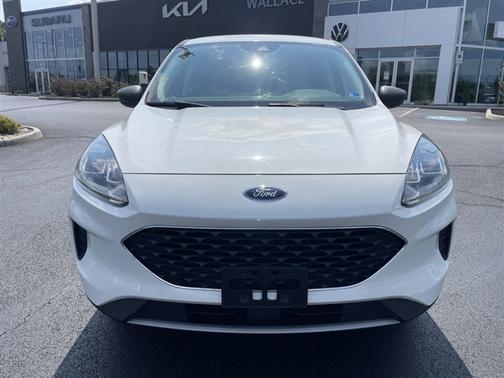 White Metallic 2022 Ford Escape SE