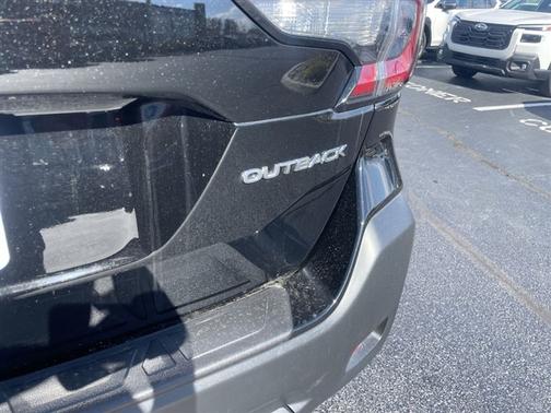 Crystal Black Silica 2025 Subaru Outback Premium