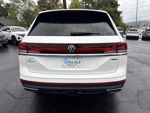 Opal White Pearl 2026 Volkswagen Atlas 2.0T SE w/Technology