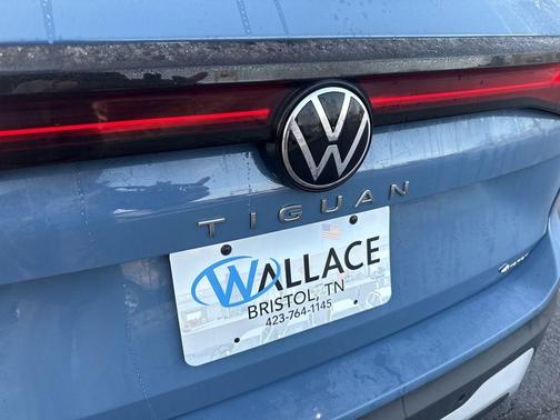 Monterey Blue Pearl 2026 Volkswagen Tiguan 2.0T SE