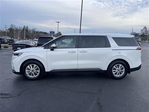 2023 Kia Carnival LX