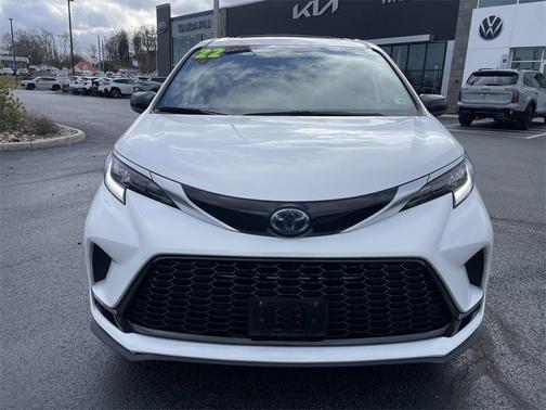 2022 Toyota Sienna XSE 7 Passenger