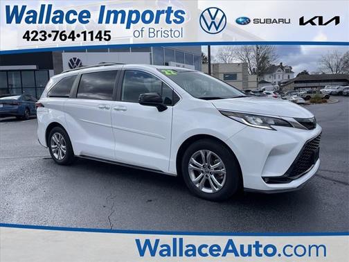 2022 Toyota Sienna XSE 7 Passenger