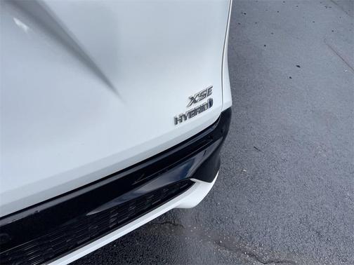 2022 Toyota Sienna XSE 7 Passenger