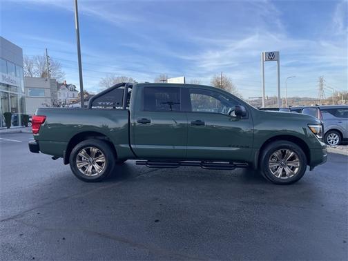 2024 Nissan Titan SV