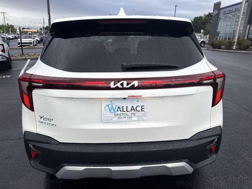 Snow White Pearl 2026 Kia Seltos LX