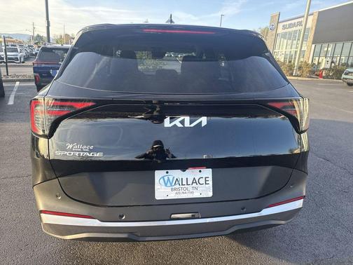 Ebony Black 2026 Kia Sportage LX