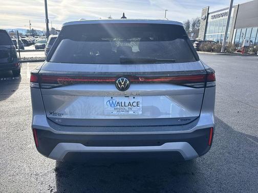 Pyrite Silver Metallic 2026 Volkswagen Tiguan 2.0T SE